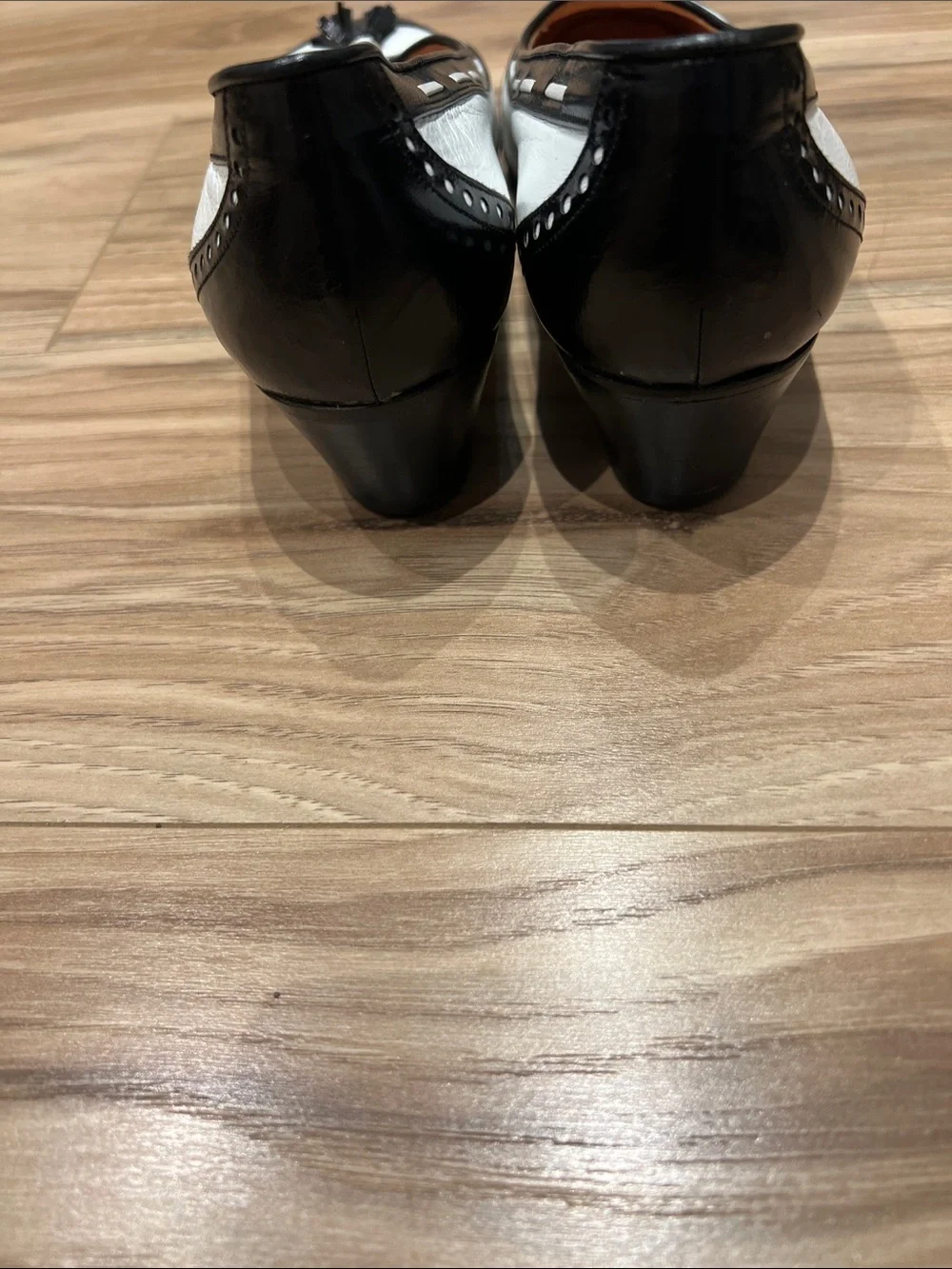 Electra made in Italy Classic Two-Tone Black & White Women's spectator pumps 39